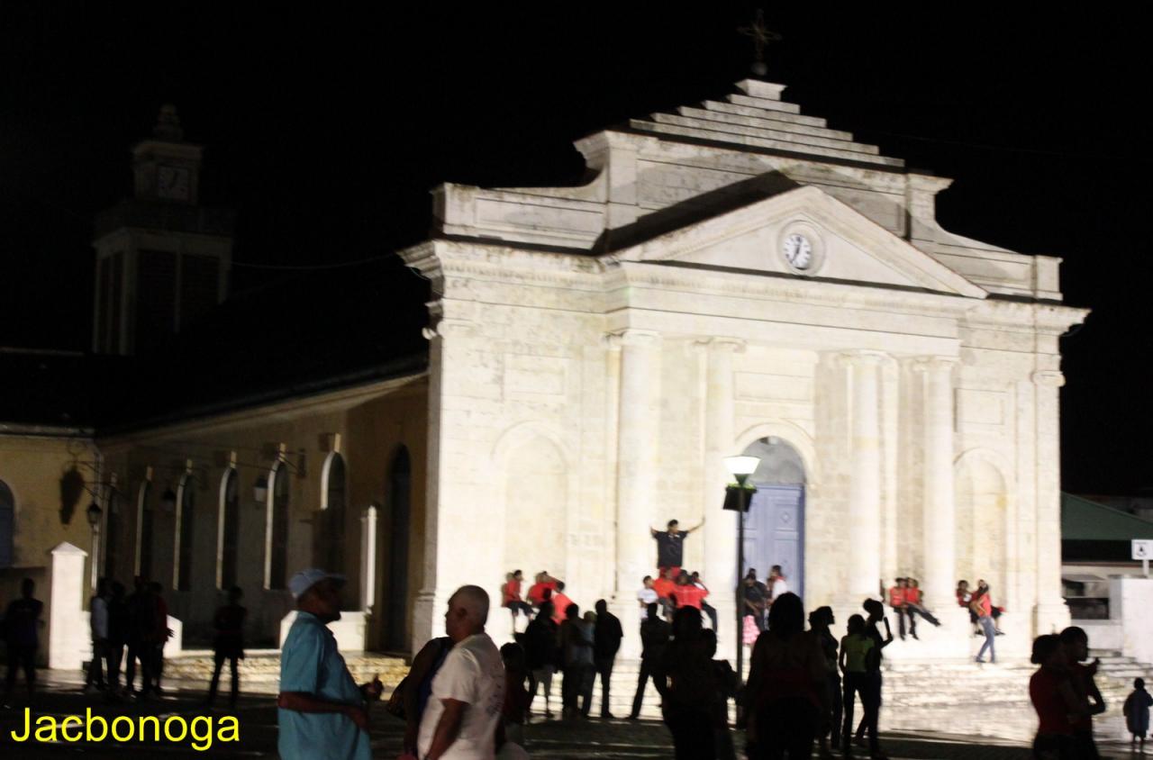 église nocturne 